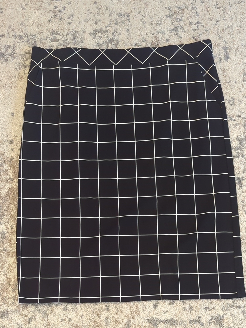 Liz Claiborne Black Pencil Skirt with White Windowpane Grid
